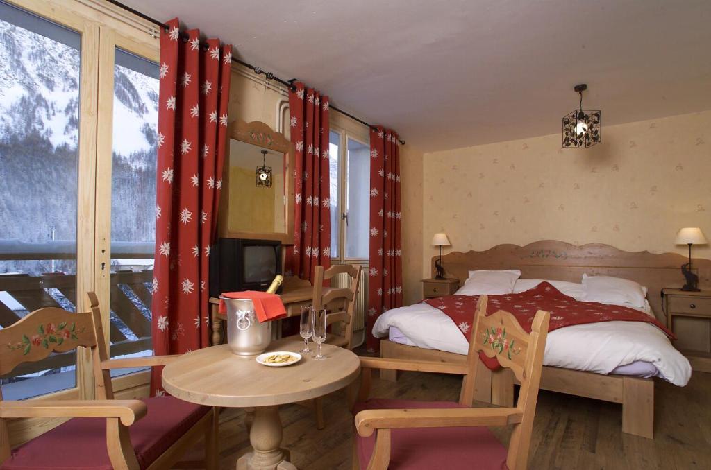 Hotel Les Agneaux Villar-dʼArène Habitación foto